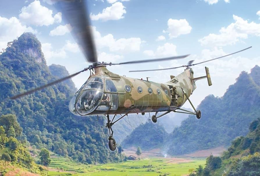 Amazon.com: Italeri 2774S 1:48 H-21C Flying Banana Gunship